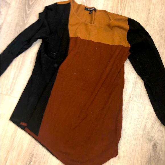 π«Άπ»-Le Chateau-geometric chic top - Picture 1 of 3